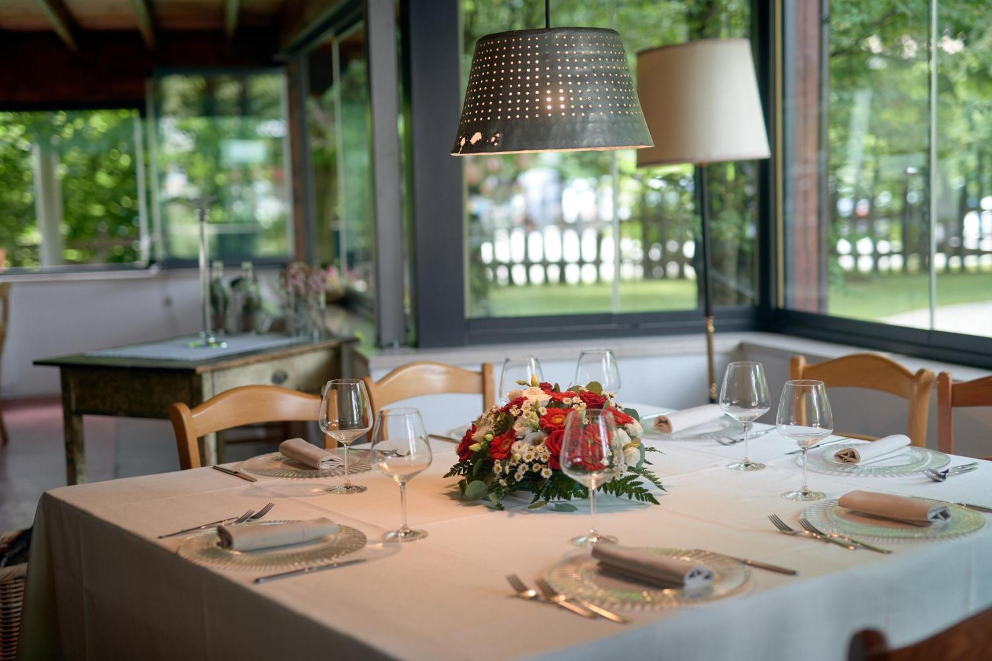 Ai Cadelach Hotel Giulia Revine Lago Luaran gambar